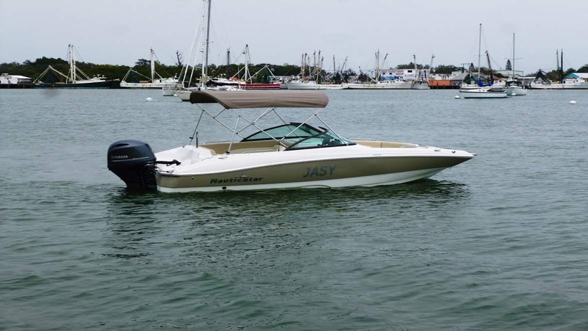 Nauticstar 203 DC - Deckboot