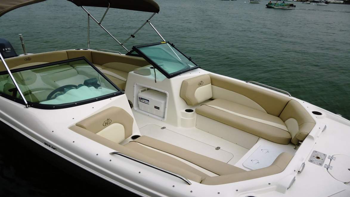 Nauticstar 203 DC - Deckboot